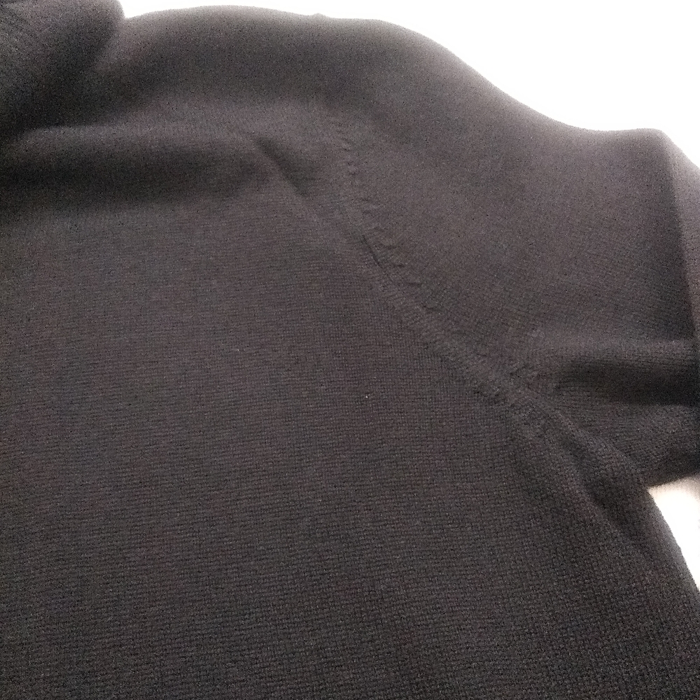 Black turtleneck fine soft wool sweater - Picture 8 of 8